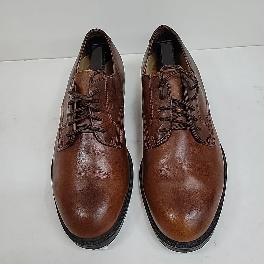 St Johns Bay Brown Lace Up Mens Size 9 M Buttery Soft 100% Leather Non Slip Sole